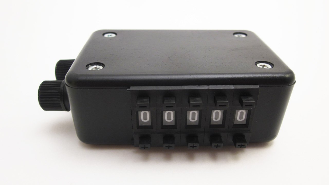 Capacitor Decade/Substitution Box from redrocketlabs on Tindie